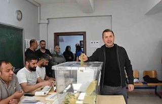 STSO Başkanı Güven Kuzu, oyunu kullandı