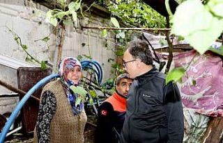 Su basan evlerde tahliye çalışmaları devam ediyor