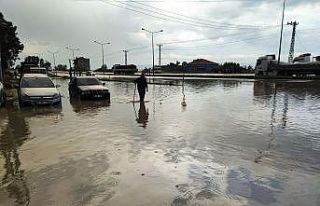 Suluova suya teslim: İş yerleri ve yollar göle...
