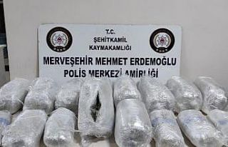 Şüphe üzerine durdurulan araçtan 13 kilo esrar...