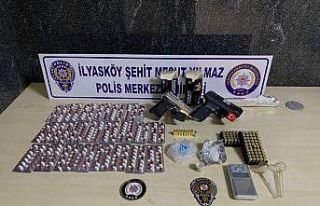 Şüpheli araçta uyuşturucu ele geçirildi: 5 gözaltı