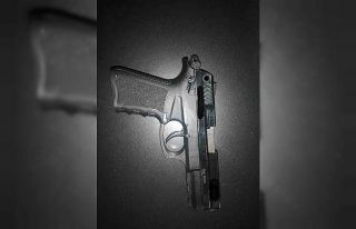 Şüpheli araçtan tabanca çıktı