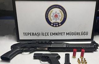 Şüpheli şahıstan tabanca ve tüfek ele geçirildi