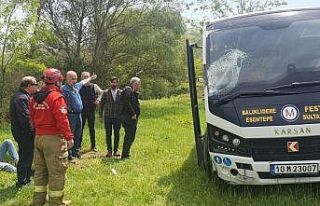 Susurluk’ta minibüs yoldan çıktı: 2 yaralı