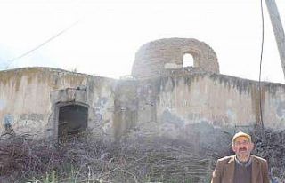 Tarihi “Ortaköy Hamamı”nın içler acısı hali...