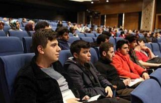 "Tarihi romanlaştıran yazar" Esenler’de...