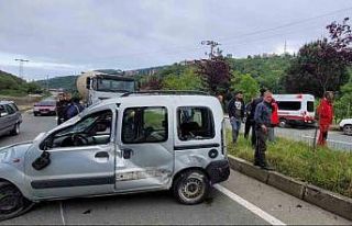 Tatbikat dönüşü kazaya müdahale ettiler