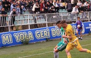 TFF 3. Lig: Belediye Derincespor: 3 - Karbel Karaköprü...