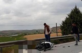 Tırla çarpışan motosiklet sürücüsü hayatını...