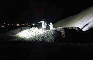 Tonlarca mıcırın altında kalarak can verdi