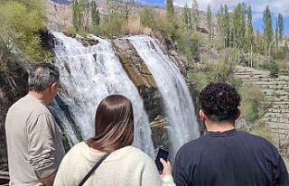 Tortum Şelalesinde turizm sezonu açıldı