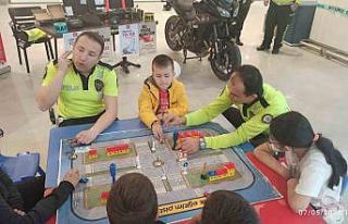 Trafik Güvenliği Haftası’nda çocuklara eğitim