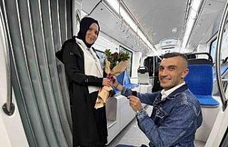 Tramvayda evlilik teklifi