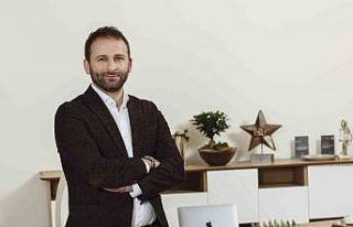 Trendlere uygun doğal taşlarla özdeşleşen ürünler...