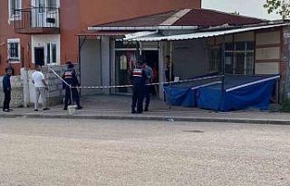 Tuhafiye dükkanında tabancayla vurulan yaşlı hayatını...