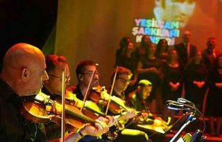 Türk sanat müziği korosunun konseri ayakta alkışlandı