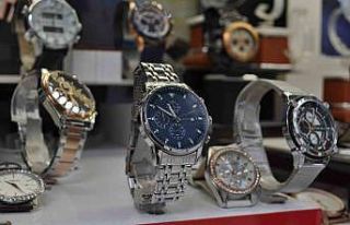 Tutkunları klasik saatlerden vazgeçmiyor