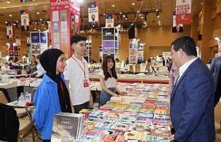 Tütüncü: “Binlerce kitap Antalyalı okurları...