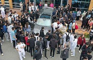 Tuzla’da yerli otomobil Togg’a yoğun ilgi