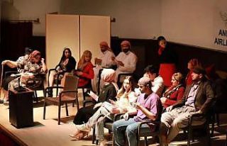 “Uçuşa Hazırız” adlı tiyatro oyunu sahnelendi