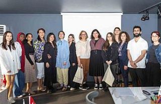 Üniversitelilerden depremzede çocuklar için konteyner...