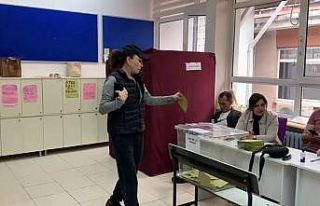 Ünlü oyuncu Demet Akbağ oyunu kullandı