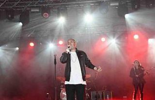 Ünlü rock grubu Gripin Kemer’de konser verdi