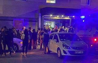 Ünlü sanatçı Kibariye sahneden düştü, hastanelik...