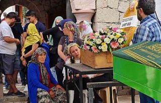 Uraz ve Karya gözyaşları arasında toprağa verildi