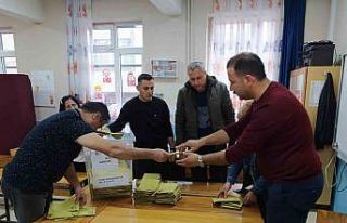 Uşak’ta oy sayma işlemi başladı