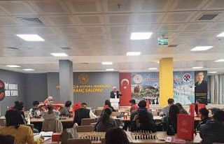 Usta satranççılar hamlelerini şampiyonluk için...