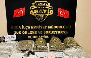 Uyuşturucu tacirleri Buca’da polisten kaçamadı
