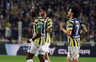 Valencia, Alex’in rekorunu egale etti