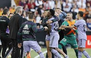 Valencia, Vinicius Jr’a ırkçı hareketler yapan...