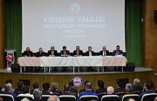 Vali Buhara muhtarları dinledi