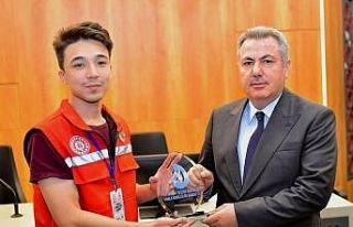 Vali Elban: “Pırıl pırıl gençleri görünce...