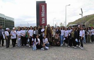 Van Büyükşehir Belediyesi öğrencileri bilim sergisiyle...