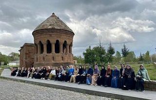 Vanlı öğrenciler Bitlis’in tarihi mekanlarını...