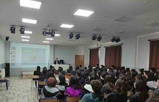 VHO kariyer günlerinde öğrencilerle buluştu