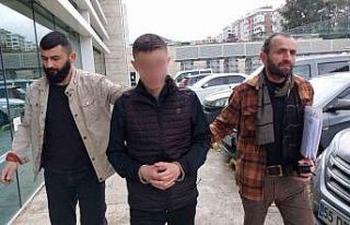 Voleybol takımı oyuncusu eski antrenörünü tabancayla...