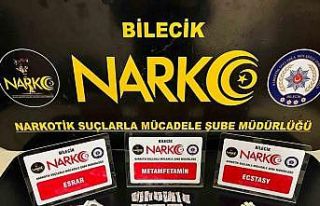 Yabancı uyruklu şahsın evine uyuşturucu madde...