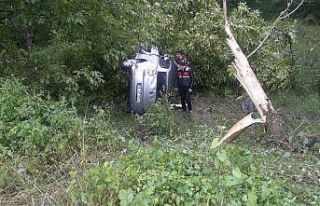 Yağışlı hava kazayı beraberinde getirdi, araçlar...