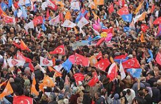 Yağmur altında Togg sevgisi