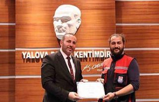 Yalova Belediyesi’nden deprem bölgesinde görev...