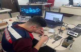 Yasa dışı bahis oynatılan ve müstehcen içerikli...