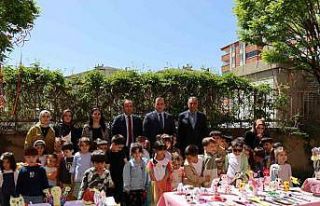 Yıl sonu sergisinden elde edilecek geliri depremzedelere...