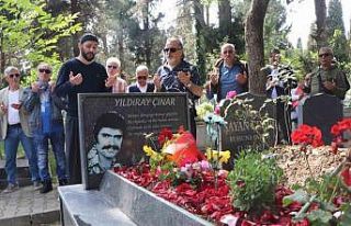 Yıldıray Çınar mezarı başında anıldı