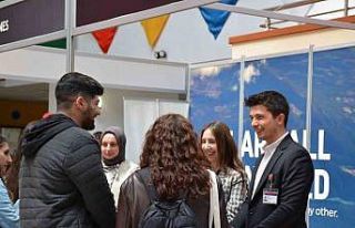 Yoğun ilgi gören İKAF’23’ün ilk günü tamamlandı