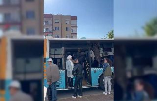 Yolcularla tartışan otobüs şoförü isyan etti,...