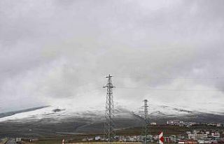 Yüksek kesimlerde kar yağışı etkili oldu